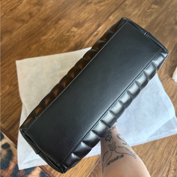 Yves Saint Laurent Large LouLou Bag - Picture 7 of 13